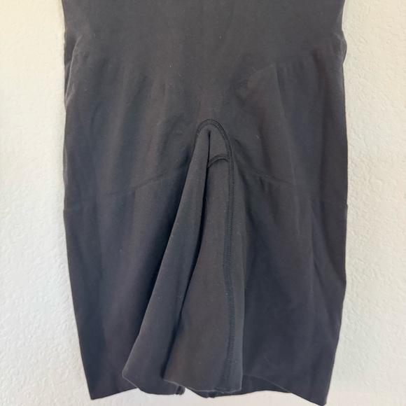 SPANX Women's High-Waisted Mid-Thigh Shaping Shorts Size Large - Picture 6 of 7